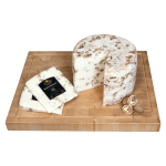 Brânză de capră maturată cu nucă Baier Lactate, 250g
